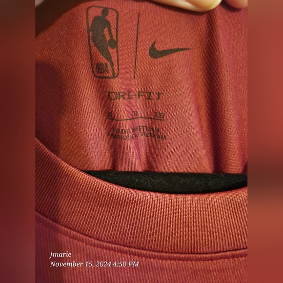 Cleveland Cavaliers Jersey - Picture 4 of 6